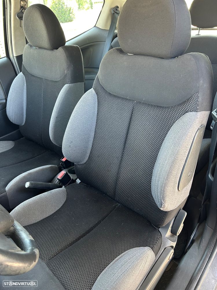 Citroën C2 1.4 HDi VTR - 12