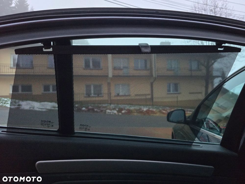 Renault Laguna 2.0 dCi FAP Initiale - 21