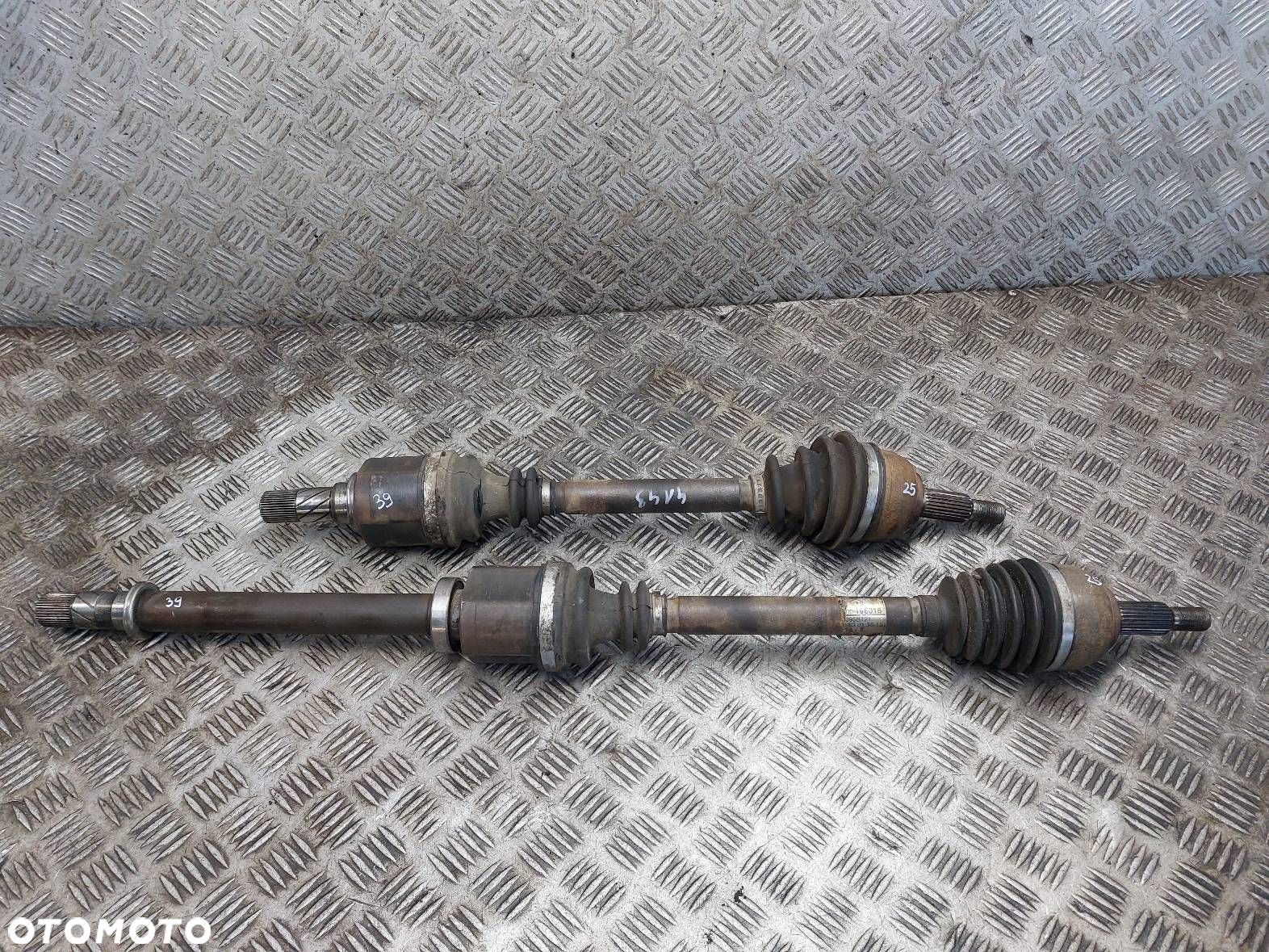 PÓŁOŚ LEWY PRZÓD + PRAWY PRZÓD 5B RENAULT SCENIC II 1.9 DCI 8200198015 - 1