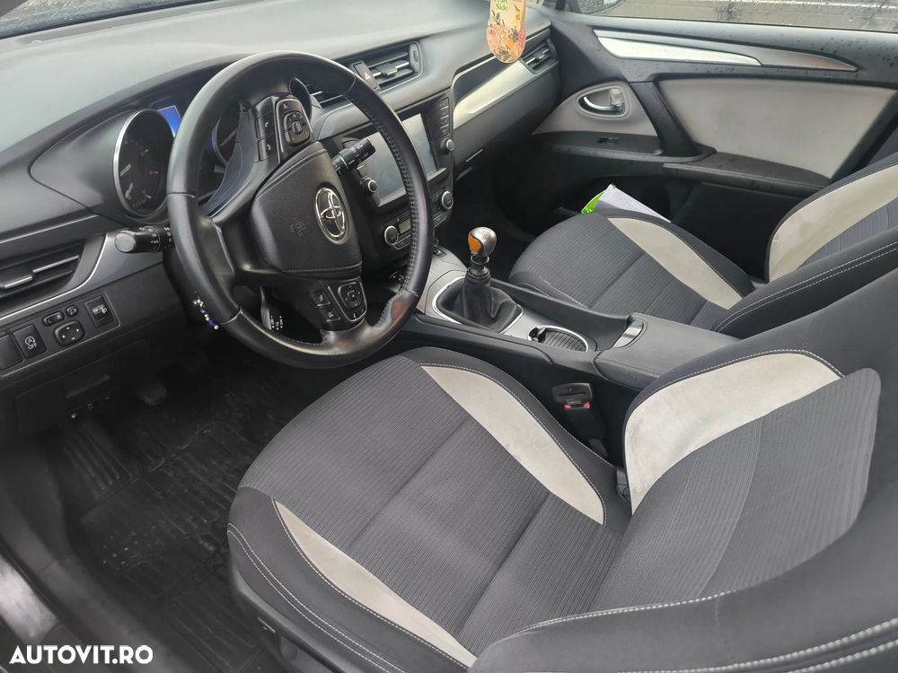 Toyota Avensis 2.0 D-4D Executive Terracotta - 7