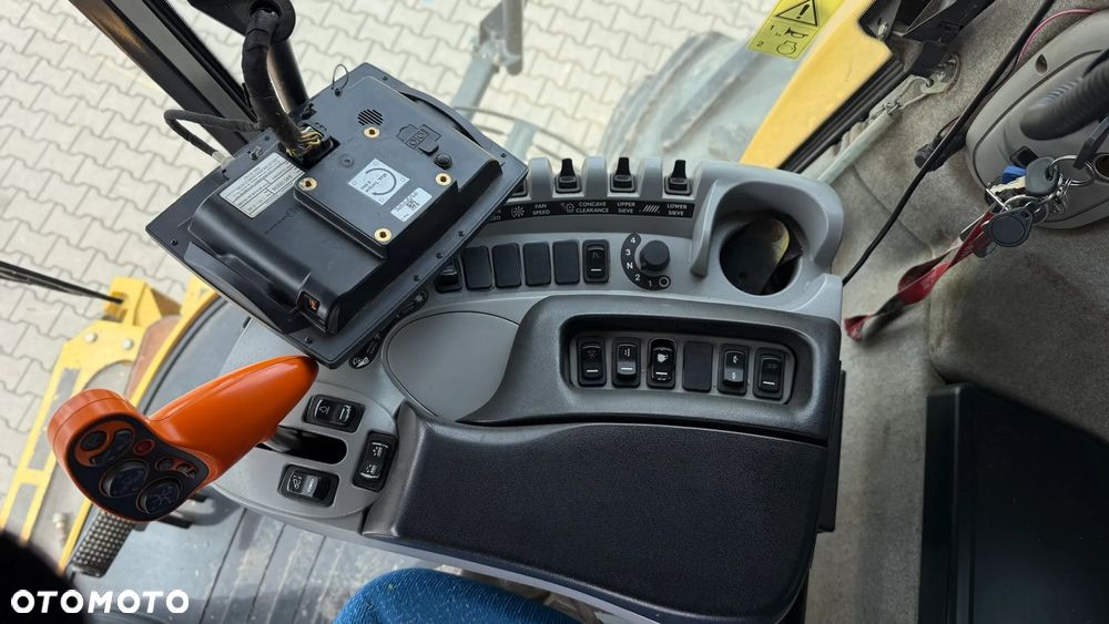 New Holland CR9080 - 16