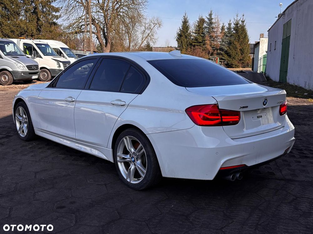 BMW Seria 3 ver-330i-xdrive-m-sport-shadow - 6