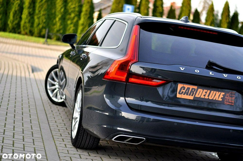 Volvo V90 D3 Momentum Pro - 21