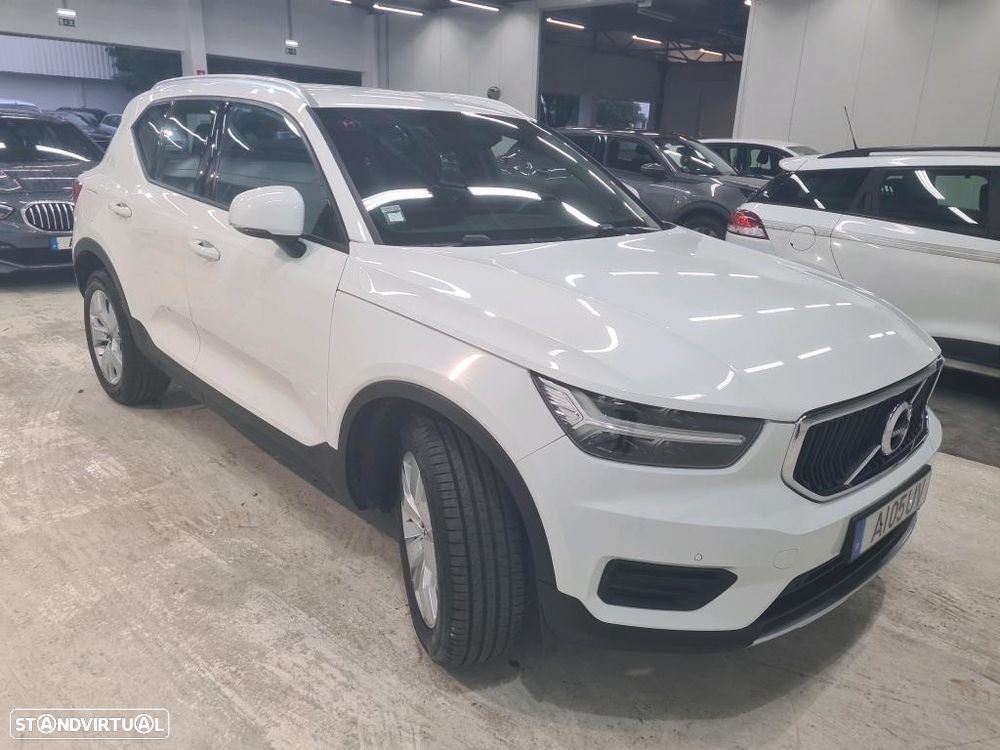 Volvo XC 40 2.0 D3 Momentum Plus - 4