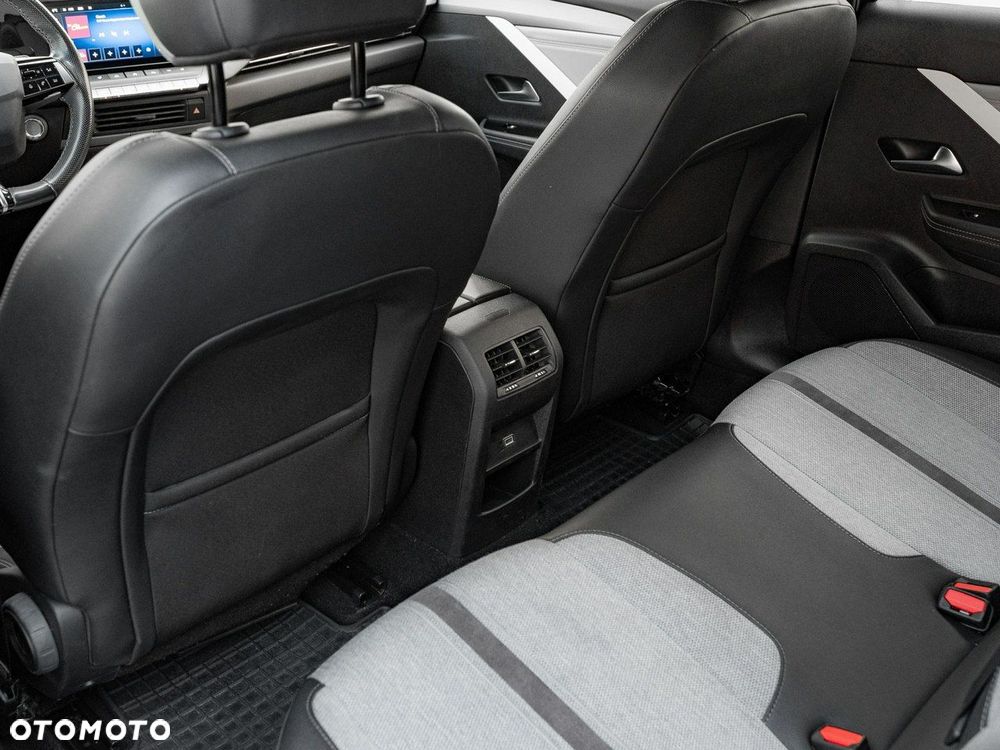 Opel Astra 1.2 T Elegance S&S - 27