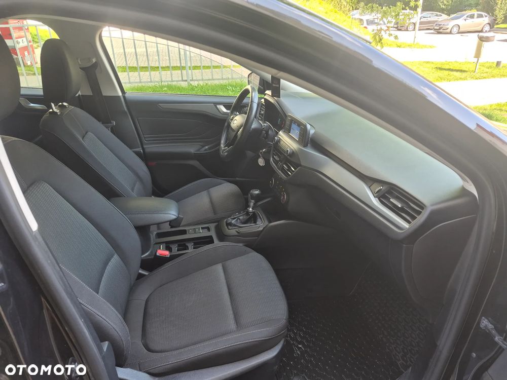 Ford Focus 1.0 EcoBoost Trend - 9