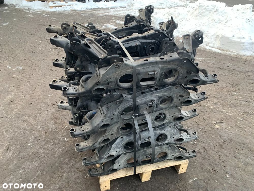 BELKA BELKI SANKI WÓZEK TRAWERS ZAWIESZENIE TYŁ TOYOTA RAV4 III 05-12R HURT / DETAL - 1