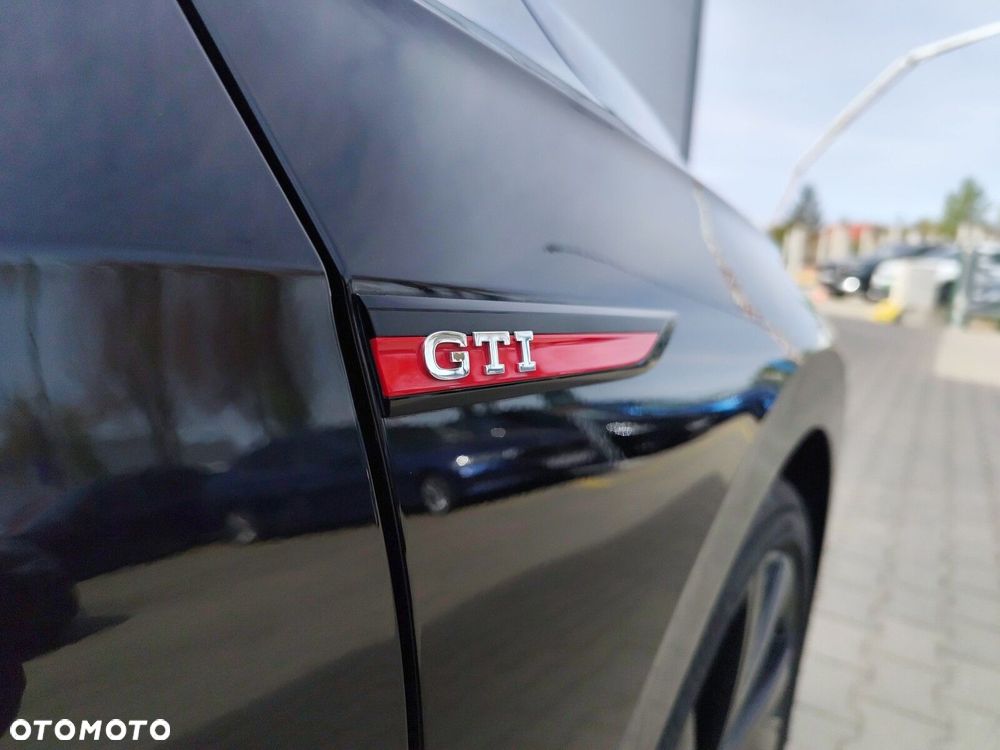 Volkswagen Golf - 34