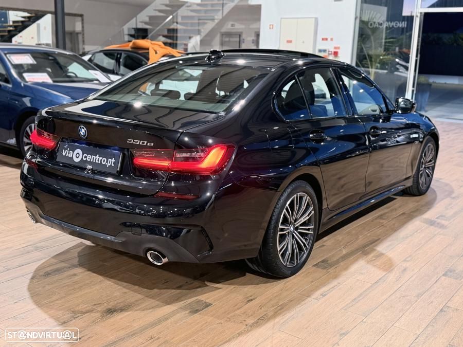 BMW 330 e Pack Desportivo M Auto - 2