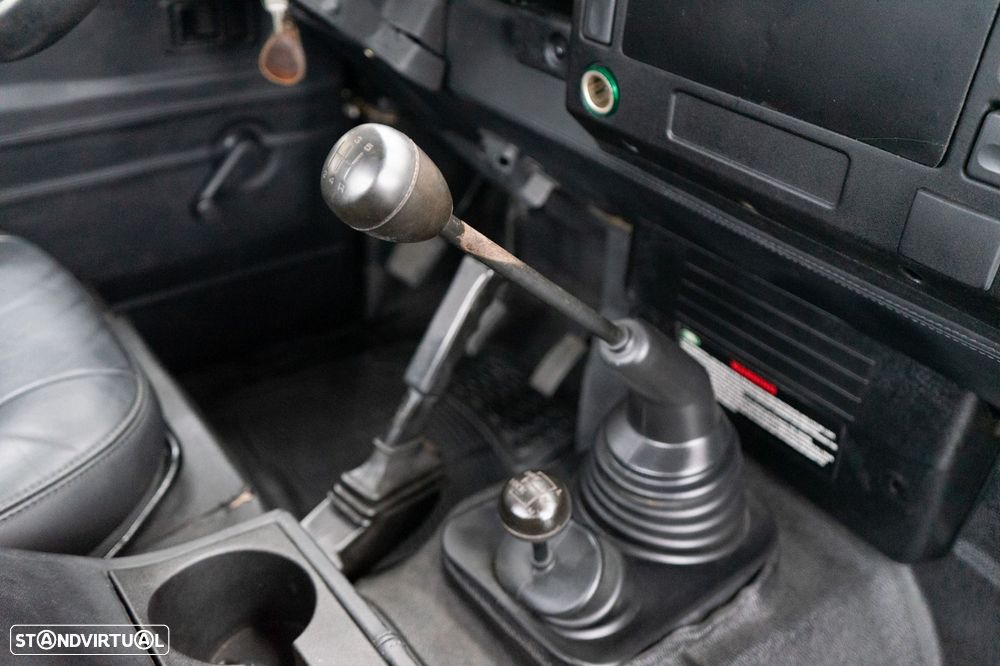 Land Rover Defender 90 2.5 TD5 Metal Top - 8