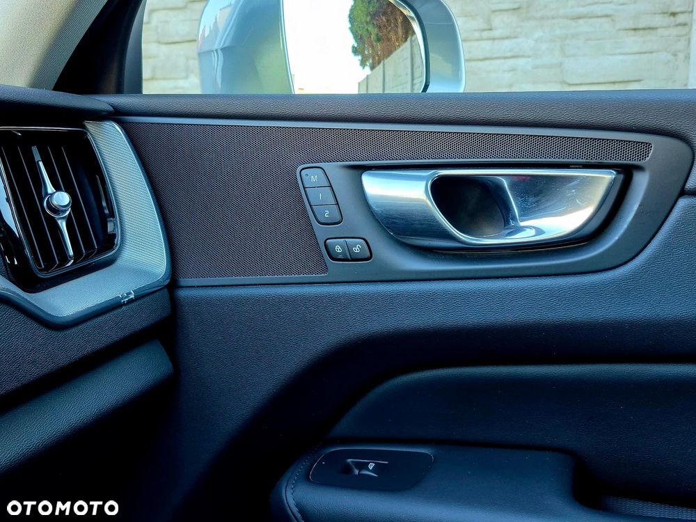 Volvo XC 60 T6 AWD Plug-In Hybrid Inscription - 26