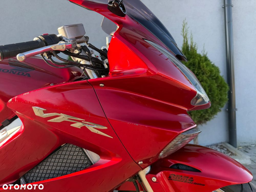 Honda VFR - 15