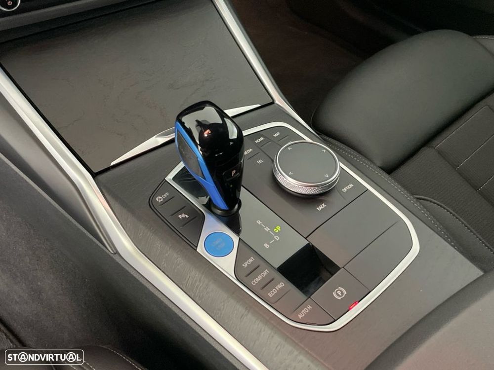 BMW i4 eDrive40 - 18