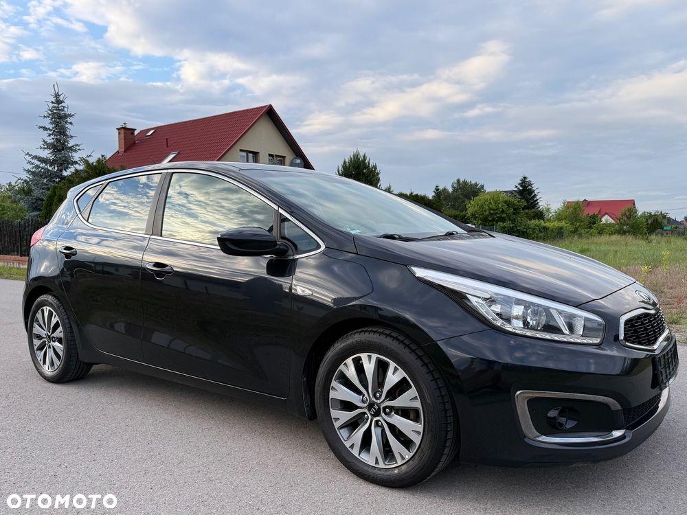 Kia Ceed 1.6 CRDi 136 ISG UEFA EURO 2016 - 15