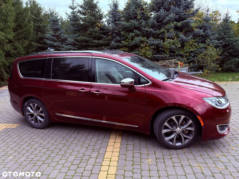 Chrysler Pacifica - 2