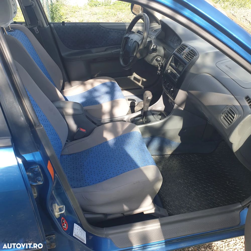 Mazda 323 - 6
