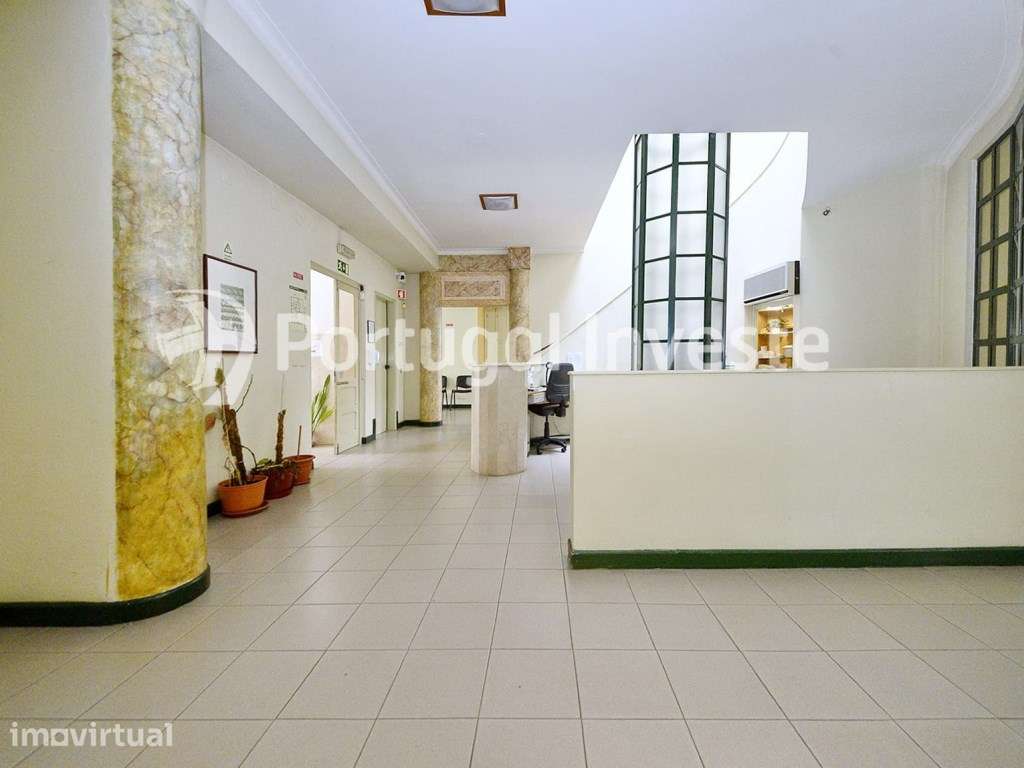 Moradia no Centro de Setúbal com Jardim - Ideal para Clínica, Escri... - Grande imagem: 4/17