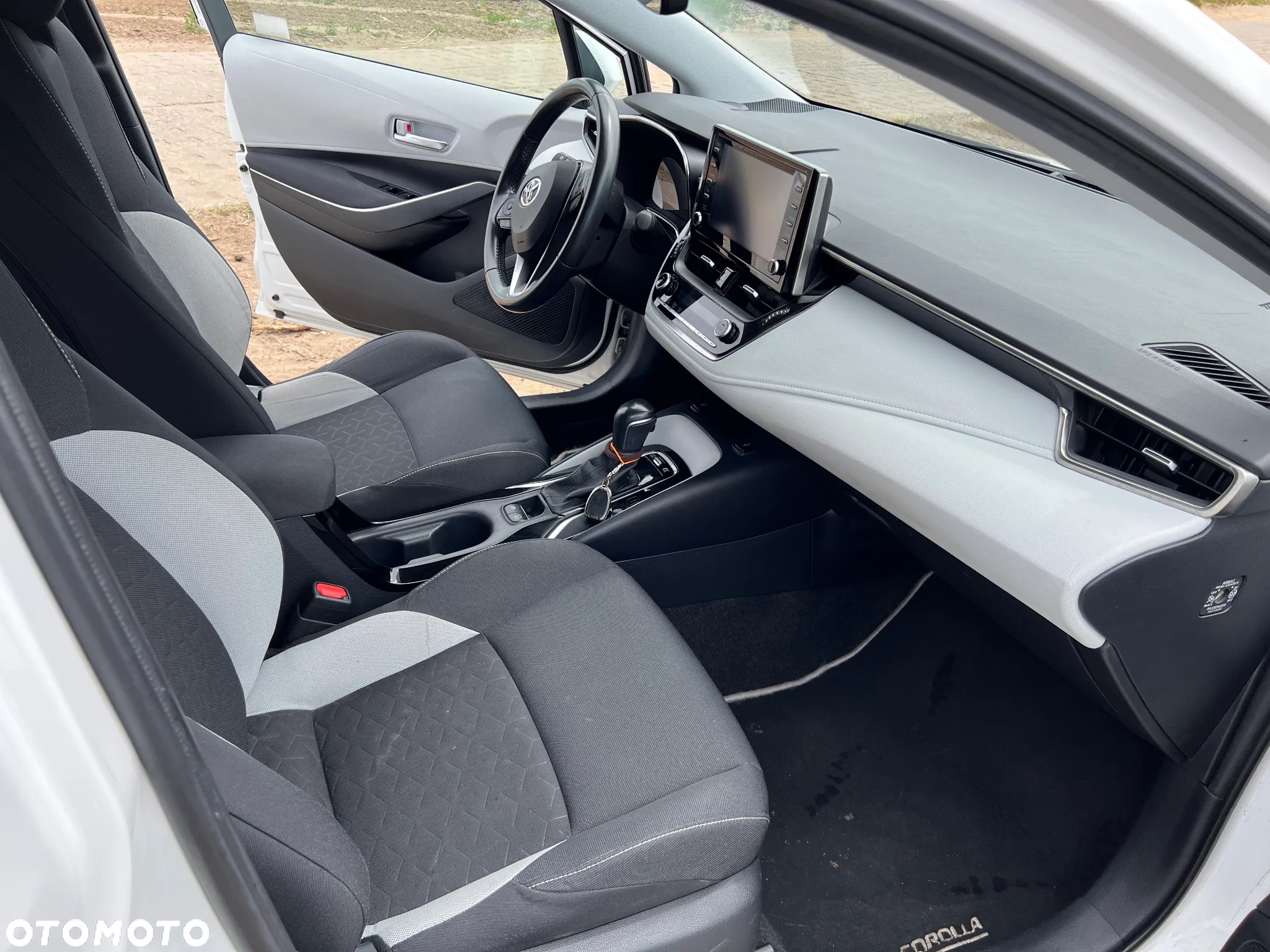 Toyota Corolla 1.8 Hybrid Active - 10