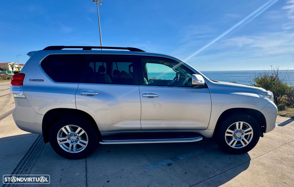 Toyota Land Cruiser - 4