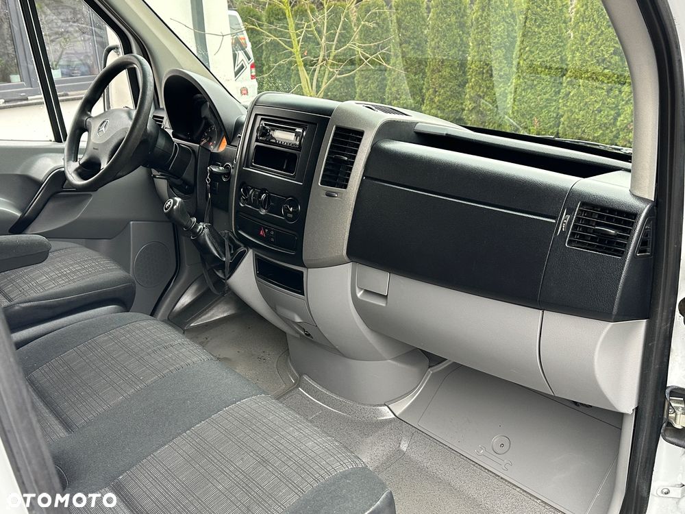 Mercedes-Benz Sprinter - 16
