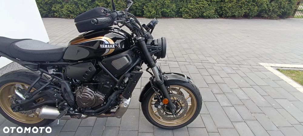 Yamaha XSR - 12