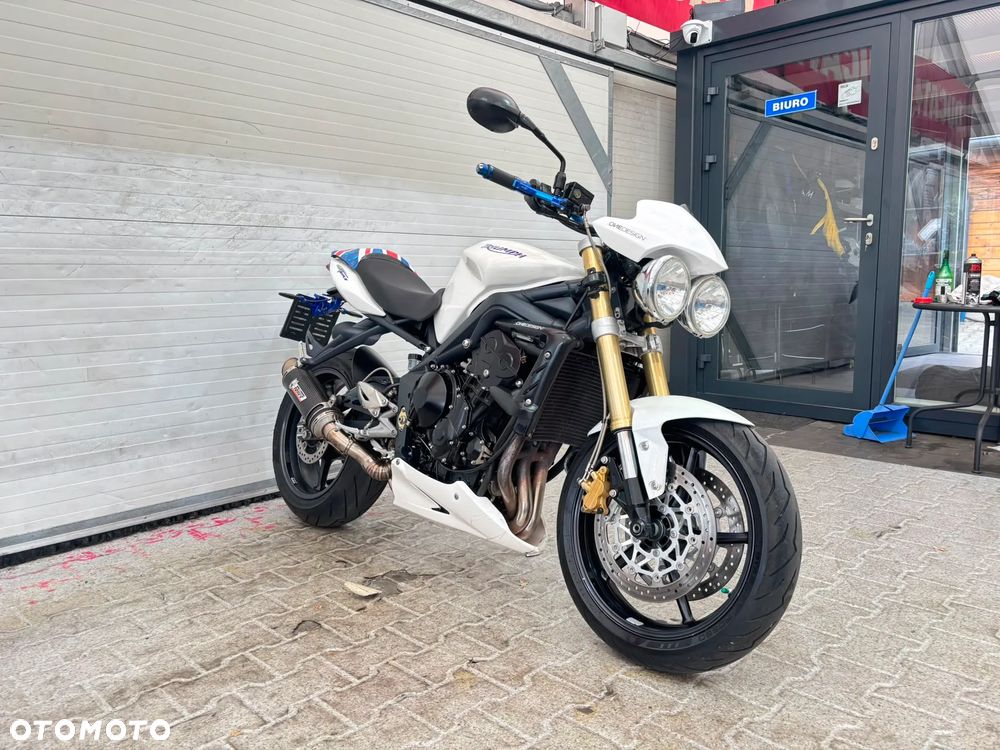 Triumph Street Triple - 11