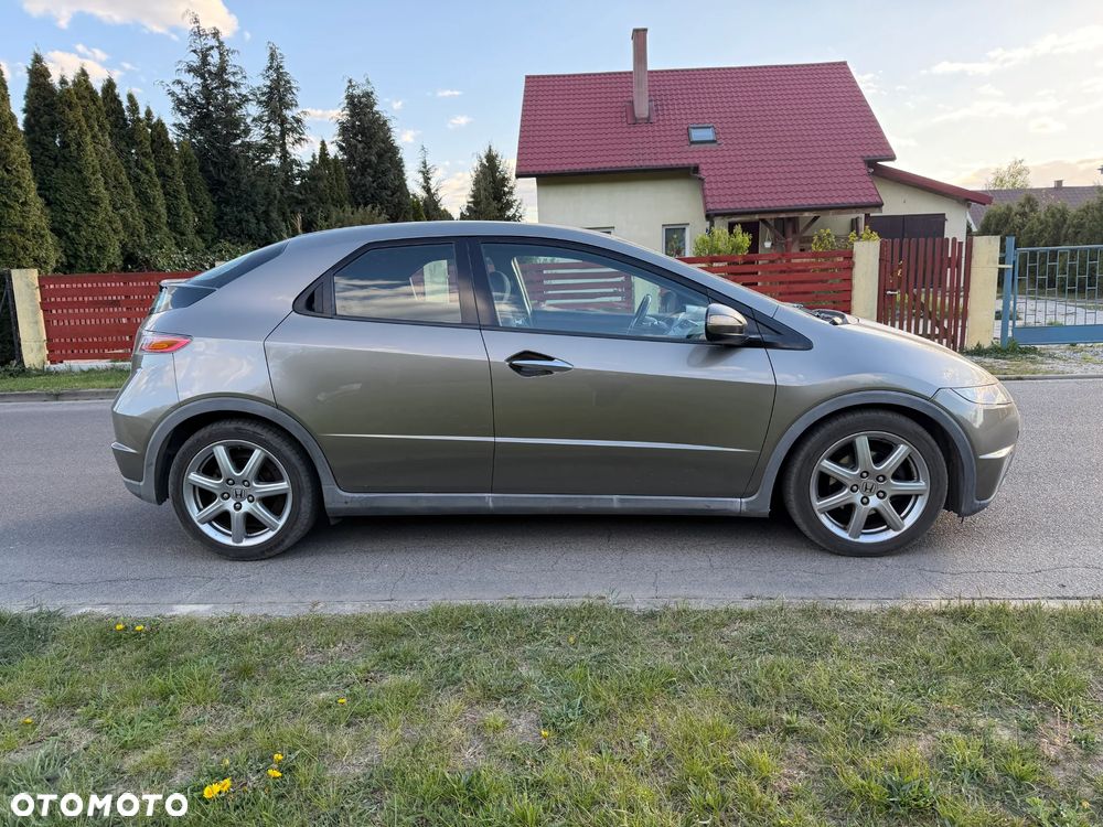 Honda Civic 1.8i-VTEC 50 Jahre Edition - 9