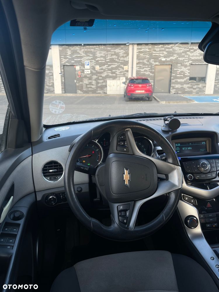 Chevrolet Cruze 1.8 LT - 8