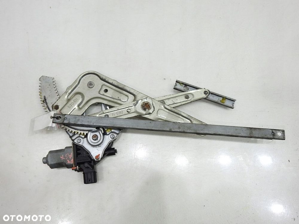MECHANIZM SILNICZEK SZYBY PRAWY TYŁ MITSUBISHI ASX - 2