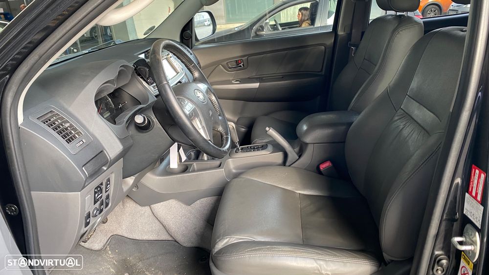 Toyota Hilux 3.0 D-4D 4WD CD Tracker CA PM - 14