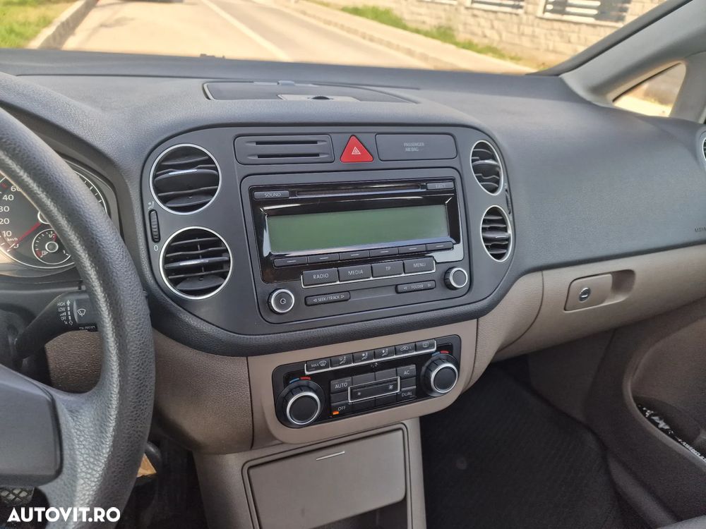 Volkswagen Golf Plus - 14