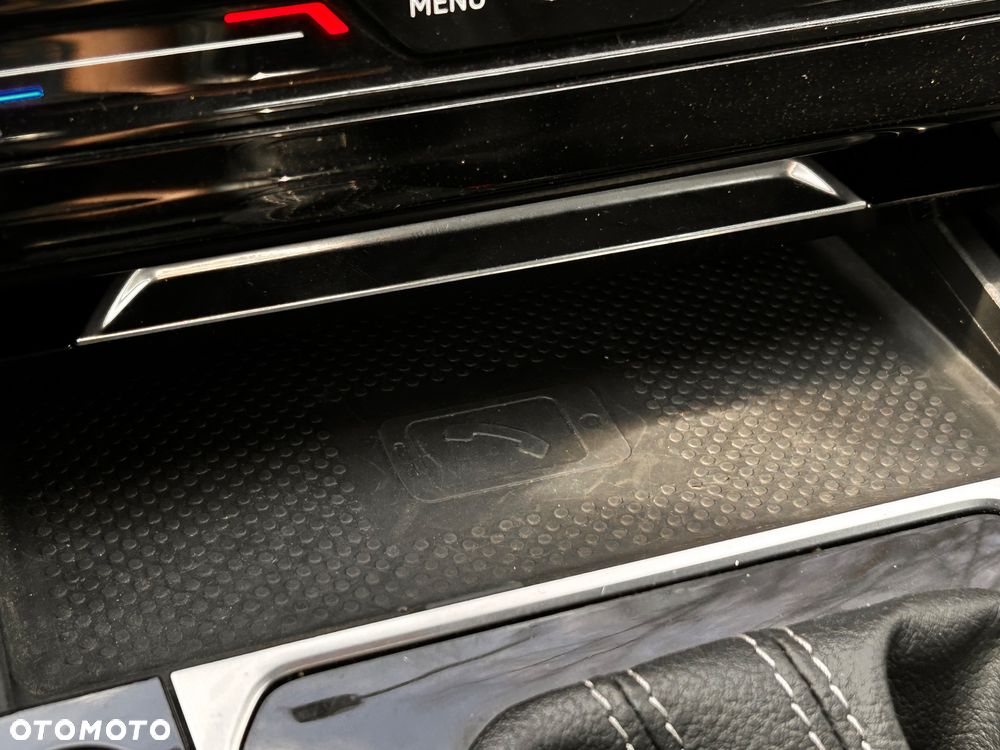 Volkswagen Arteon 2.0 TDI R-Line DSG - 40