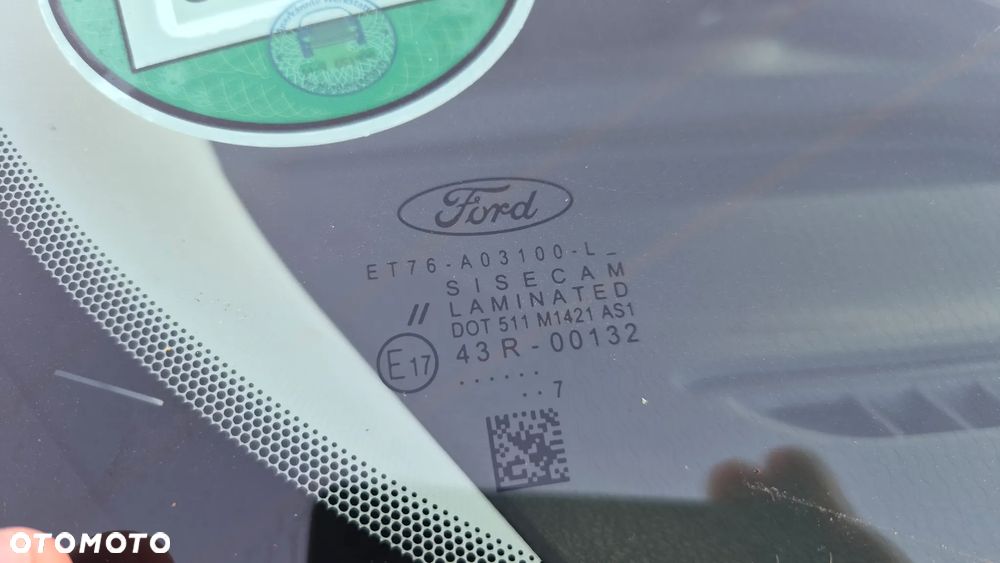Ford Transit Courier - 30