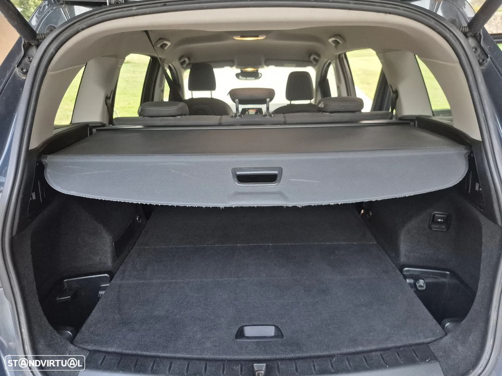 BMW 216 Gran Tourer d - 12