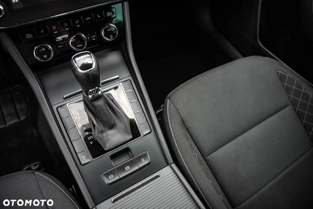 Skoda Superb 2.0 TDI Active DSG7 - 17