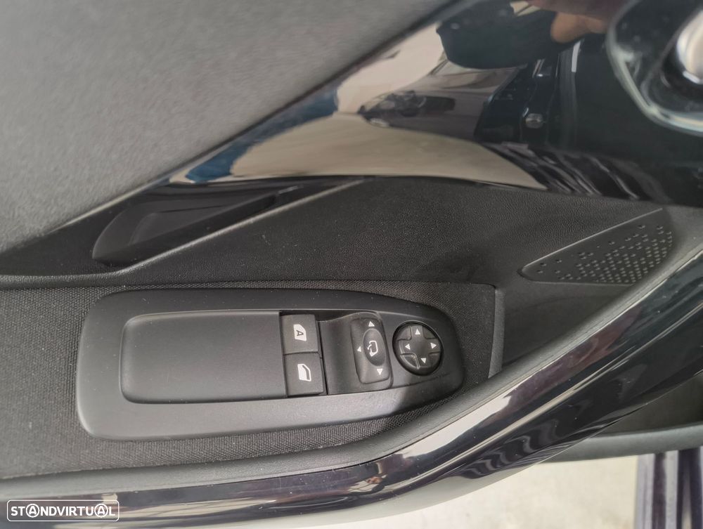 Peugeot 208 1.2 PureTech Signature - 13