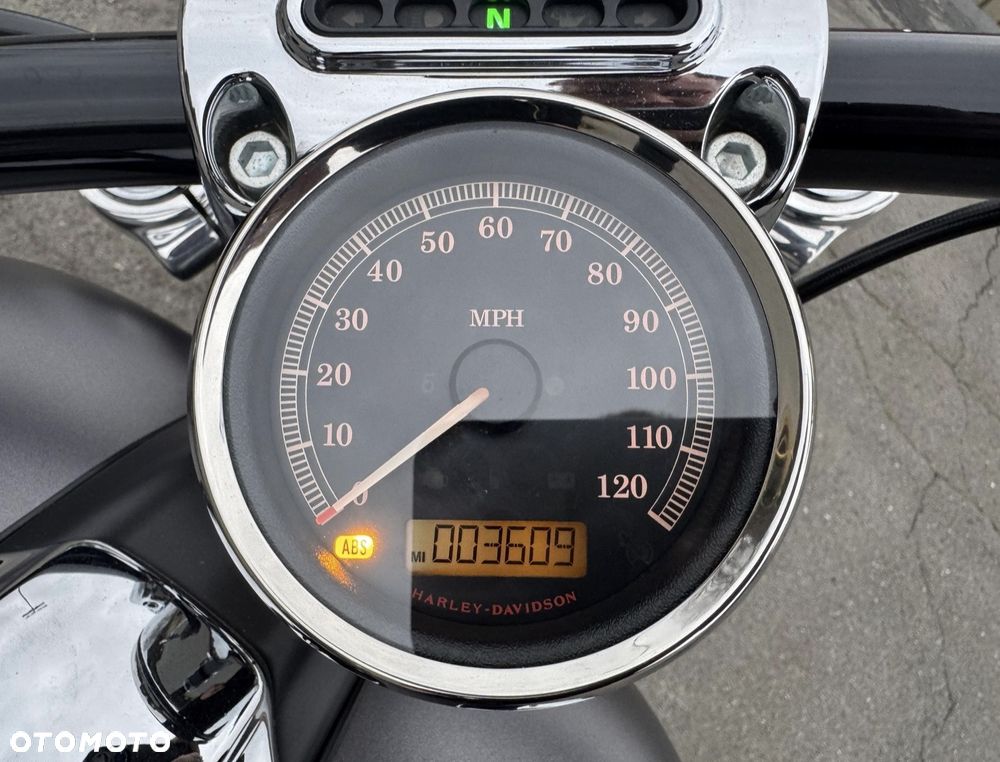 Harley-Davidson FXSB Breakout - 3