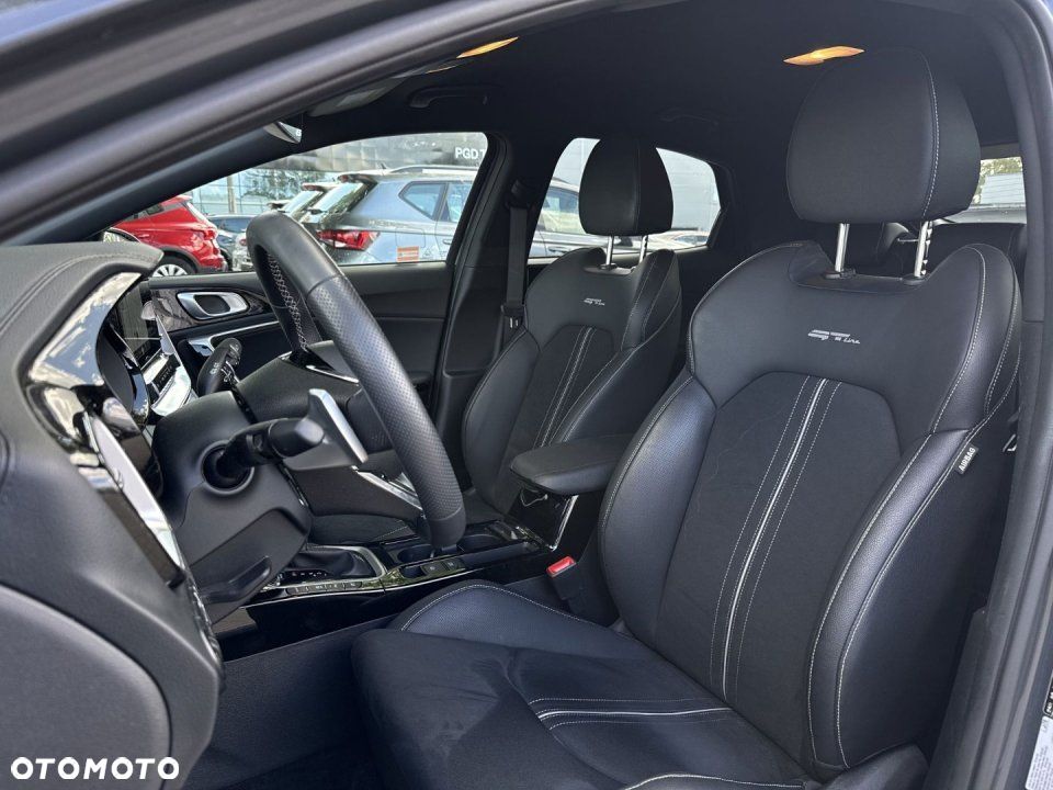 Kia XCeed - 11