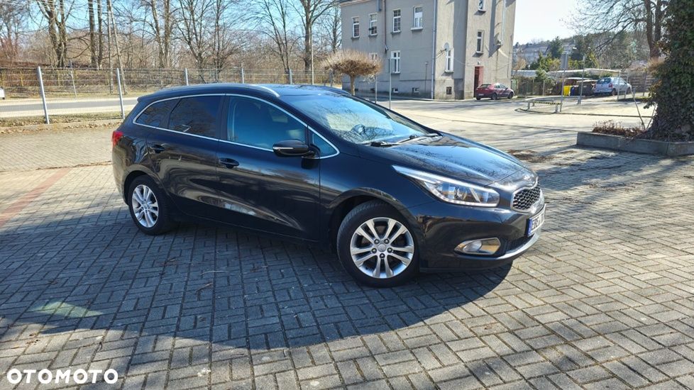 Kia Ceed 1.6 GDI Dream Team Edition - 11