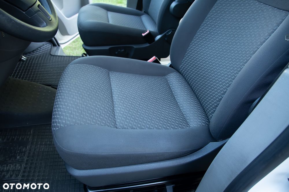 Volkswagen Transporter - 12