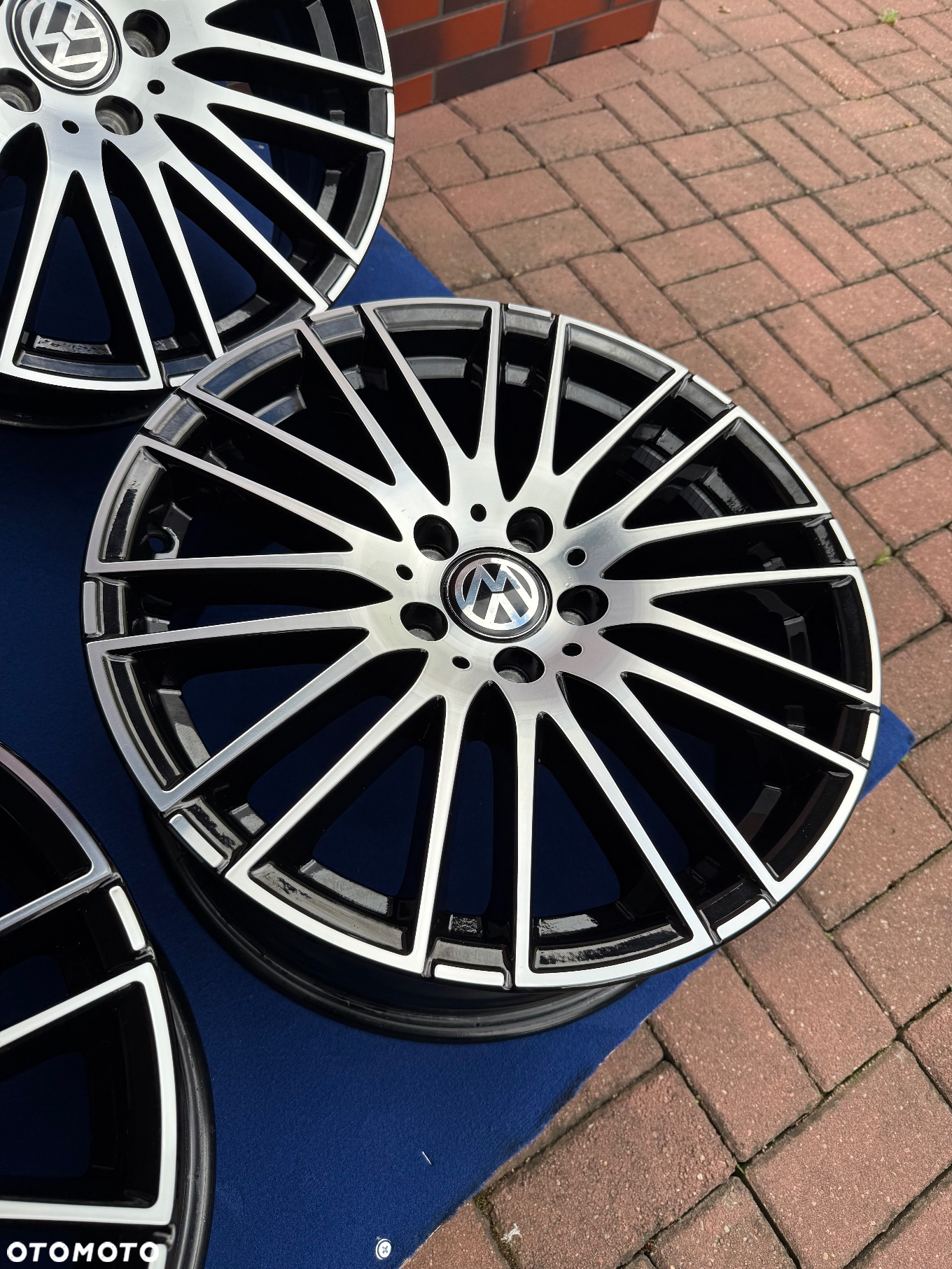 Aluminiowe Felgi  r18 5x112 VW Passat Golf Caddy Sharan T-roc Touran - 3