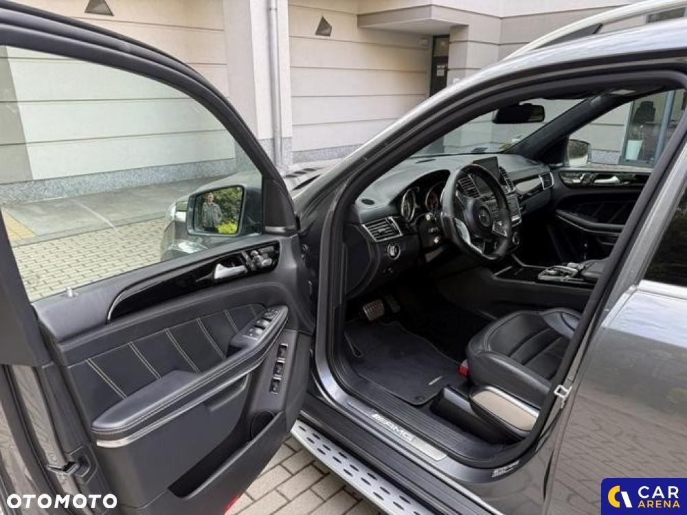 Mercedes-Benz GLS - 14