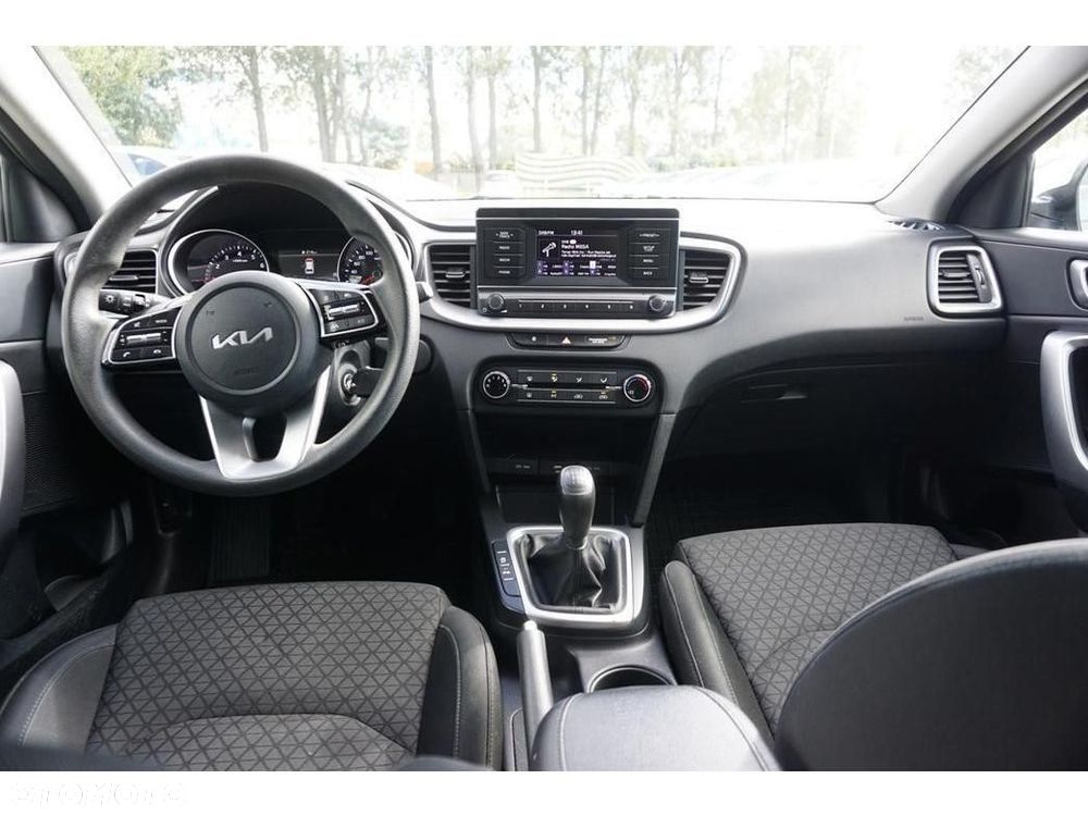 Kia Ceed - 25