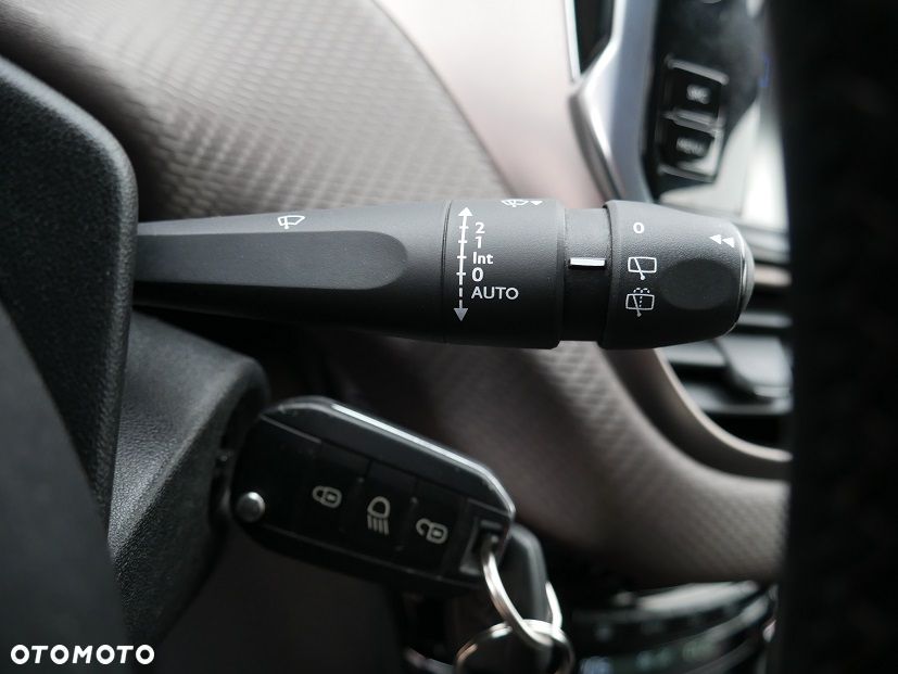 Peugeot 2008 120 VTI Allure - 27