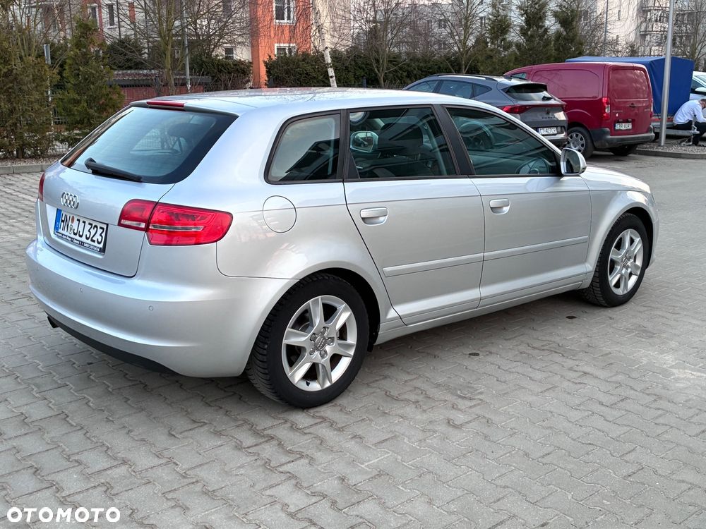 Audi A3 Sportback 1.6 Ambition - 4