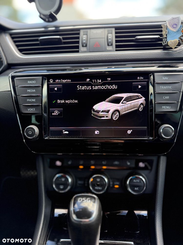 Skoda Superb 2.0 TDI DSG SportLine - 38