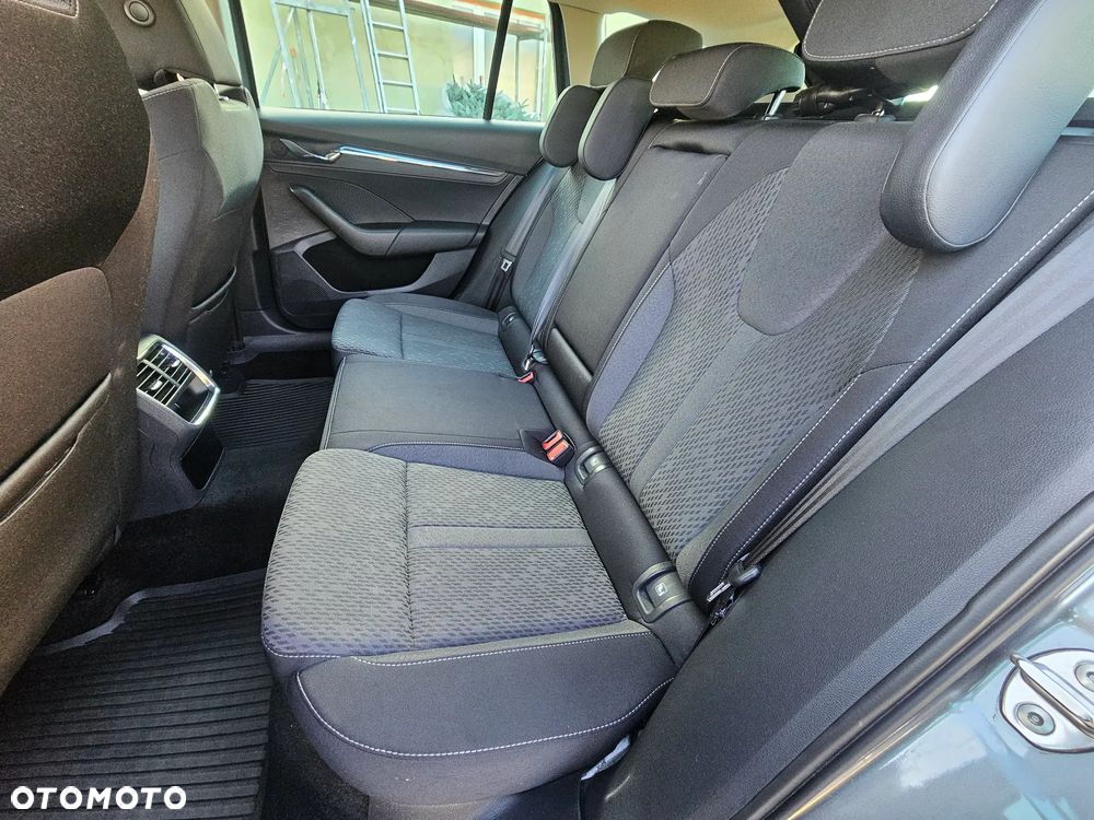 Skoda Octavia 2.0 TSI 4x4 Style DSG - 9