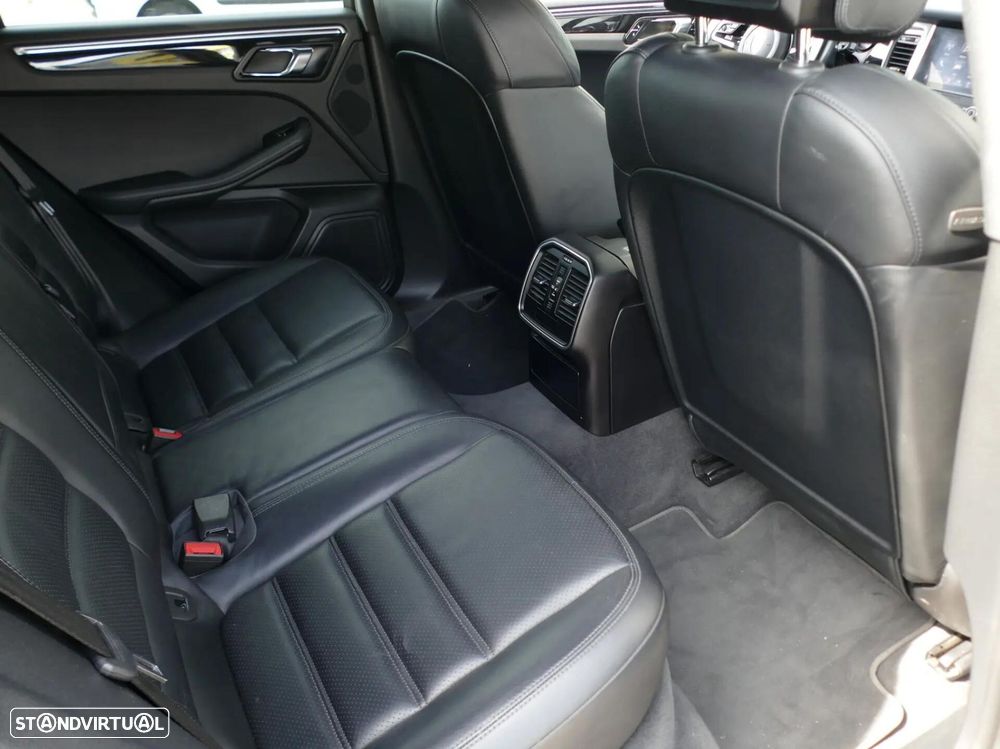 Porsche Macan S - 36