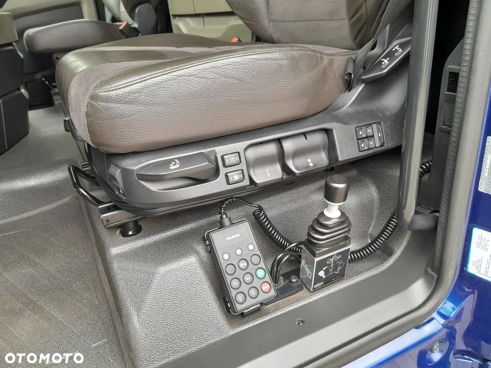 MAN TGX 18.470 4x4 HYDRODRIVE 2023r FULL OPCJA HYDRAULIKA / SKÓRZANE FOTELE - 34