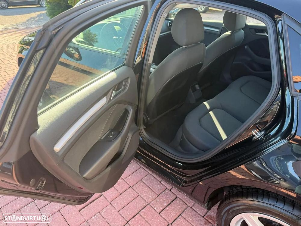 Audi A3 Limousine 30 TDI Design - 14